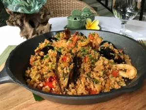 Keto rotisserie chicken bibimbap with cauliflower rice