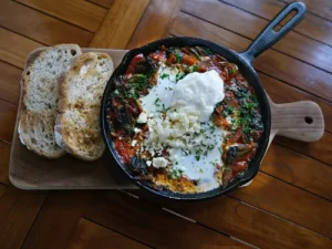 Shaksuka Moroccan baked eggs