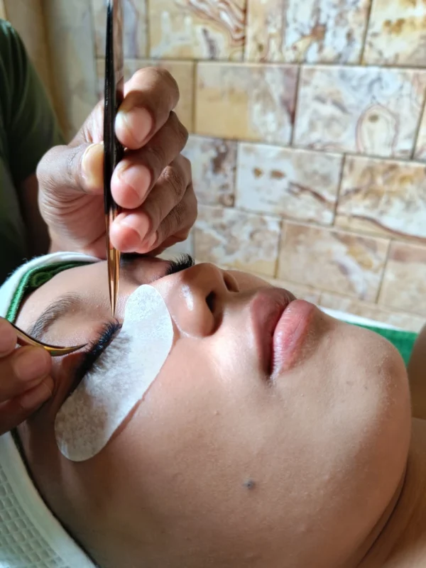 Russian Volume Lashes