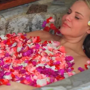 Balinese Exotic Floral Bath Couple